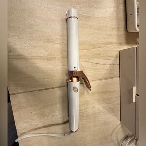 T3 White and Rose Gold Curling Iron
